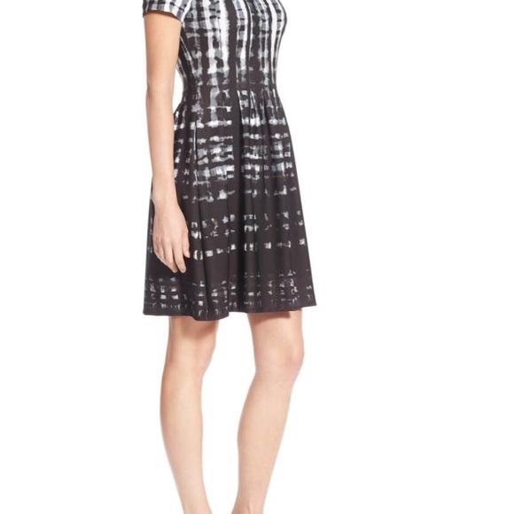 Vince Camuto Black and White Print Fit Flare - Picture 7 of 8